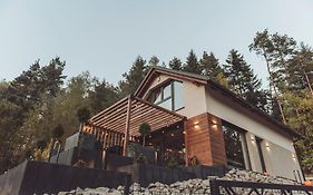 W szczerym lesie - Domek z sauną i jacuzzi w lesie nad Jeziorem Mucharskim